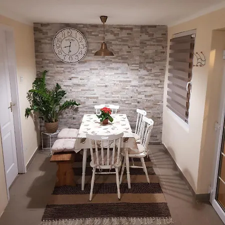 Marcell Vendeghaz アパート Hosszúhétény